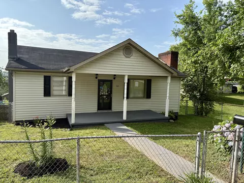 905 Mcadoo St, Clinton, TN 37716