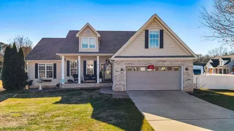 136 Thoroughbred Dr NW, Cleveland, TN 37312