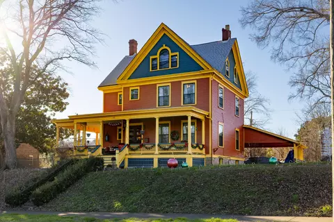 203 Barnhardt Cir, Fort Oglethorpe, GA 30742