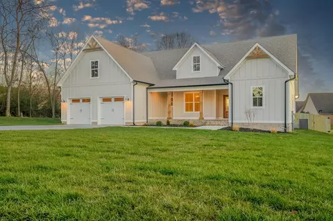 55 Mason Ln, Rossville, GA 30741
