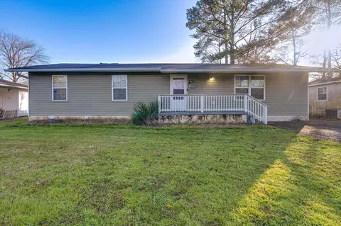 1310 W Sherry Dr, Rossville, GA 30741