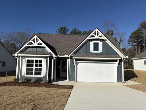 546 Nature Trl, Soddy Daisy, TN 37379