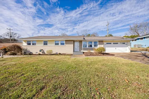 841 Belvoir Crest Dr, Chattanooga, TN 37412