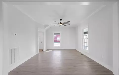 Living - 159 Poplar St, Dunlap, TN 37327 photo 5 of 6