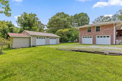 28 Lynn Rd, Signal Mountain, TN 37377