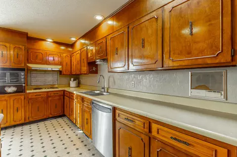 Kitchen - 8417 Iris Dr, Chattanooga, TN 37421 photo 5 of 5