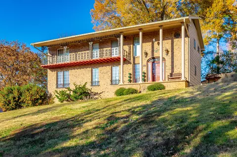Exterior - 8417 Iris Dr, Chattanooga, TN 37421 photo 4 of 26