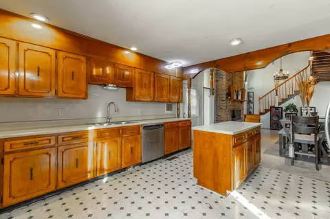 Kitchen - 8417 Iris Dr, Chattanooga, TN 37421 photo 2 of 5