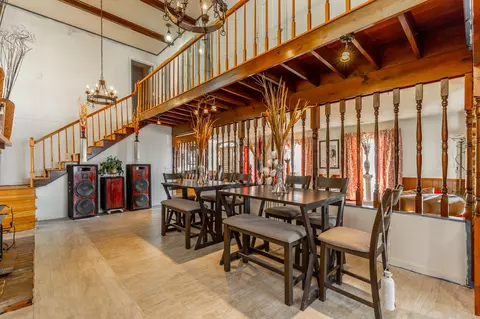 Dining - 8417 Iris Dr, Chattanooga, TN 37421 photo 2 of 5