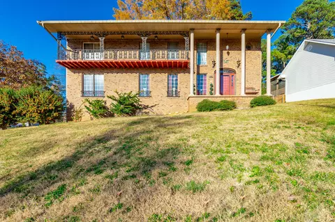 8417 Iris Dr, Chattanooga, TN 37421