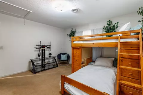 Bedroom - 8417 Iris Dr, Chattanooga, TN 37421 photo 5 of 15
