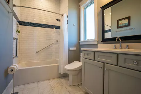 Bath - 750 River Bluffs Dr, Jasper, TN 37347 photo 6 of 6