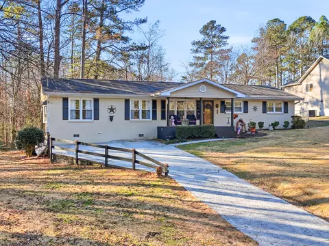 84 Alpine Dr, Lafayette, GA 30728