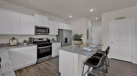Kitchen - 7366 Bendire Loop, Hixson, TN 37343 photo 3 of 4