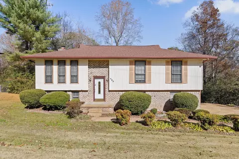 425 Stoneridge Dr, Hixson, TN 37343