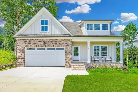 130 Cascade Dr, Rossville, GA 30741