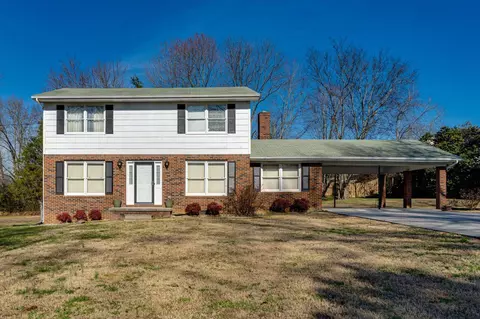 6025 Amber Brook Dr, Hixson, TN 37343