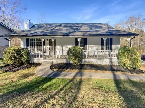 7511 Irongate Dr, Hixson, TN 37343