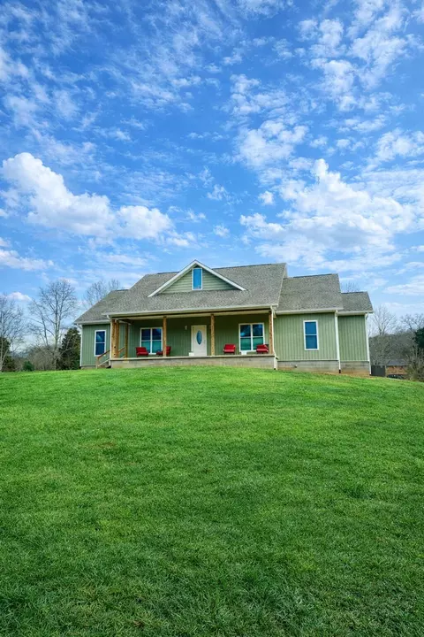 153 Windstone Dr, Trenton, GA 30752