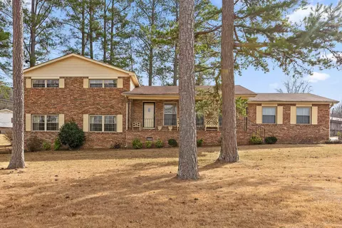 2104 Crown Court Ln, Chattanooga, TN 37421