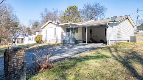 Exterior - 211 Ezzard Ave, Dalton, GA 30720 photo 2 of 7
