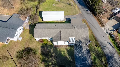 View/Area - 211 Ezzard Ave, Dalton, GA 30720 photo 3 of 6