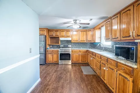 Kitchen - 211 Ezzard Ave, Dalton, GA 30720 photo 2 of 3