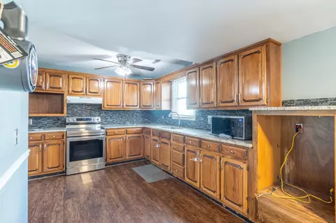 Kitchen - 211 Ezzard Ave, Dalton, GA 30720 photo 3 of 3