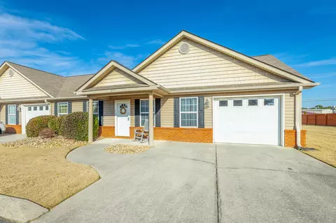304 Cedar Creek Dr, Rossville, GA 30741