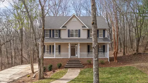 4715 Creek Point Ln, Signal Mountain, TN 37377