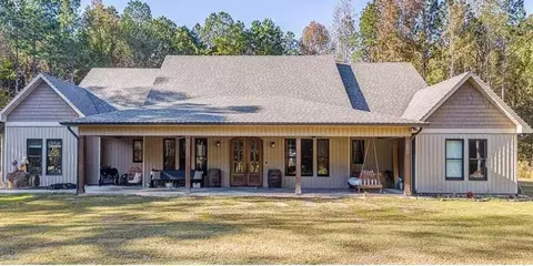 315 Mirror Lake Ln, Tunnel Hill, GA 30755
