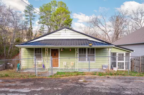 1329 Hixson Ave, Hixson, TN 37343