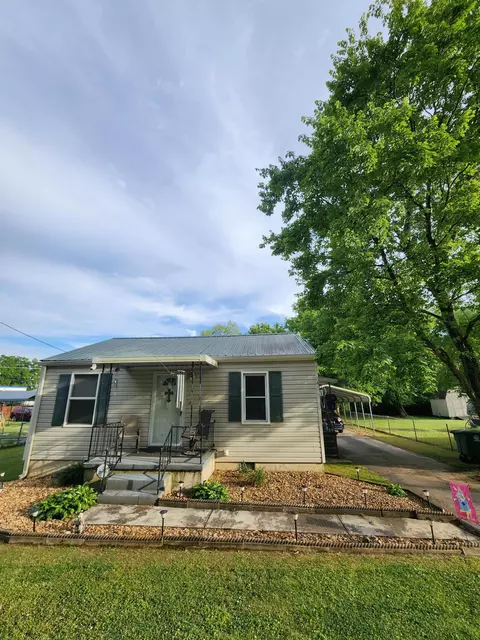 Exterior - 1512 Ely Rd, Hixson, TN 37343 photo 11 of 14