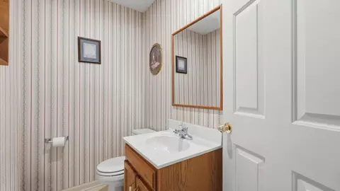 Bath - 1512 Ely Rd, Hixson, TN 37343 photo 2 of 4