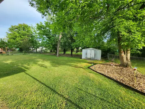 Exterior - 1512 Ely Rd, Hixson, TN 37343 photo 5 of 14