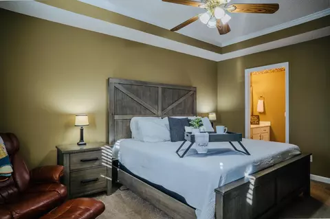 Bedroom - 12811 Thatch Rd, Harrison, TN 37341 photo 5 of 7