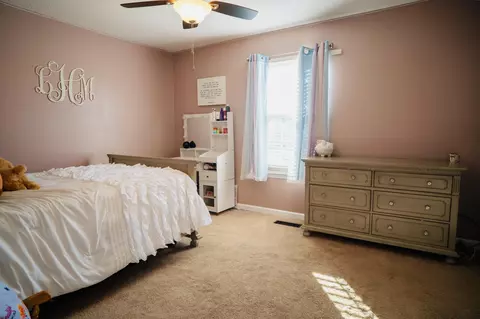 Bedroom - 12811 Thatch Rd, Harrison, TN 37341 photo 7 of 7
