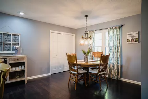 Dining - 12811 Thatch Rd, Harrison, TN 37341 photo 1 of 1