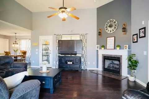 Living - 12811 Thatch Rd, Harrison, TN 37341 photo 1 of 3