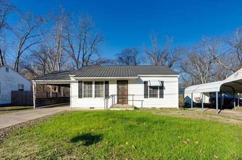 713 Richmond Ave, Rossville, GA 30741