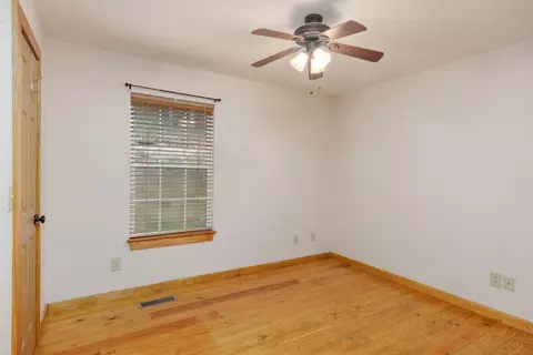 Bedroom - 1441 Sloans Gap Rd, Ocoee, TN 37361 photo 2 of 4