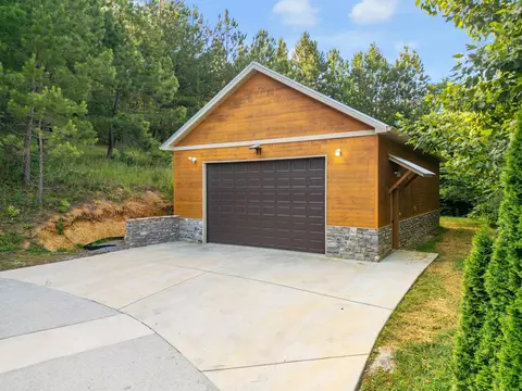 Exterior - 1441 Sloans Gap Rd, Ocoee, TN 37361 photo 2 of 6