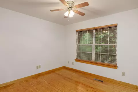 Bedroom - 1441 Sloans Gap Rd, Ocoee, TN 37361 photo 3 of 4