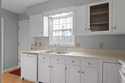 Kitchen - 317 Mcbrien Rd #7, East Ridge, TN 37412 photo 2 of 6
