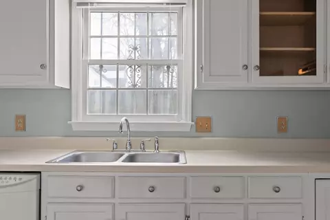 Kitchen - 317 Mcbrien Rd #7, East Ridge, TN 37412 photo 3 of 6