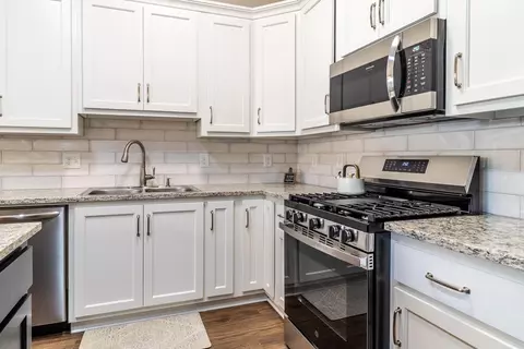 Kitchen - 279 Kempton Ln, Dalton, GA 30721 photo 5 of 5