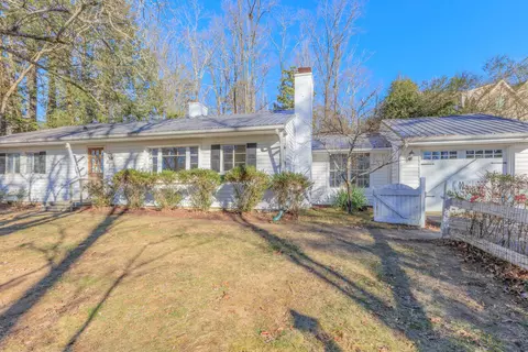 831 Texas Ave, Signal Mountain, TN 37377