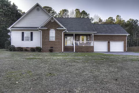 110 Golden Oaks Dr, Lafayette, GA 30728