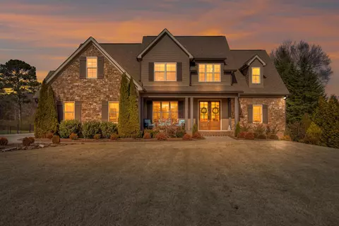 2025 Enclave Dr, Rocky Face, GA 30740