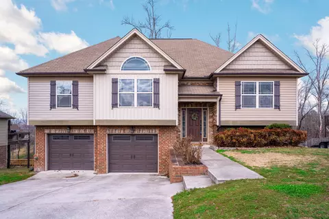 7329 Landlock Dr, Ooltewah, TN 37363